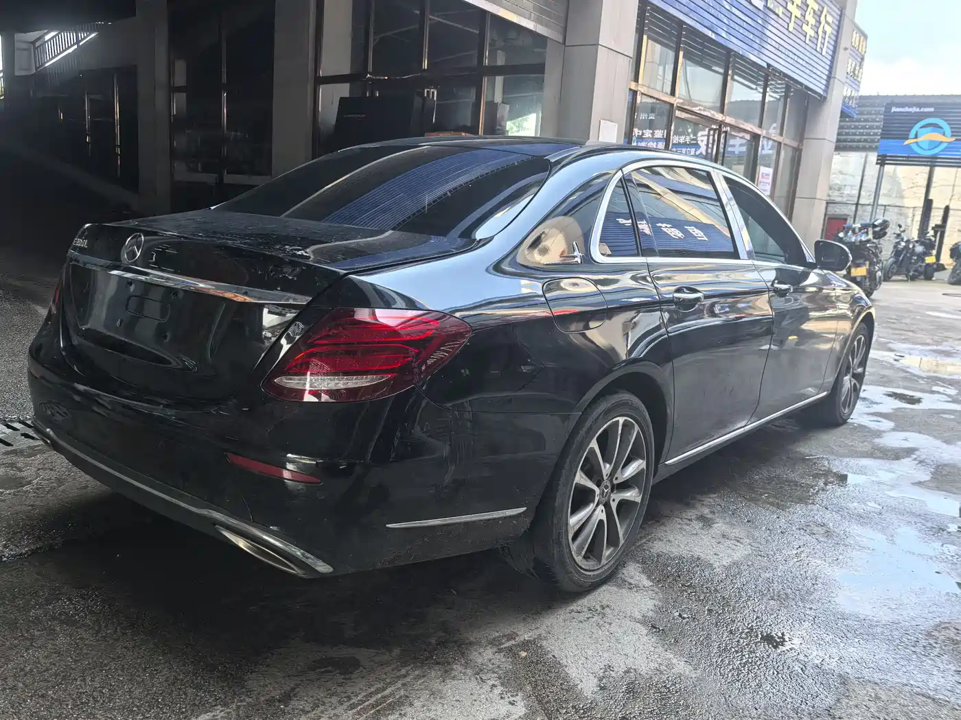 Mercedes-Benz E-Class 2019 E 300 L Fashion фото 4