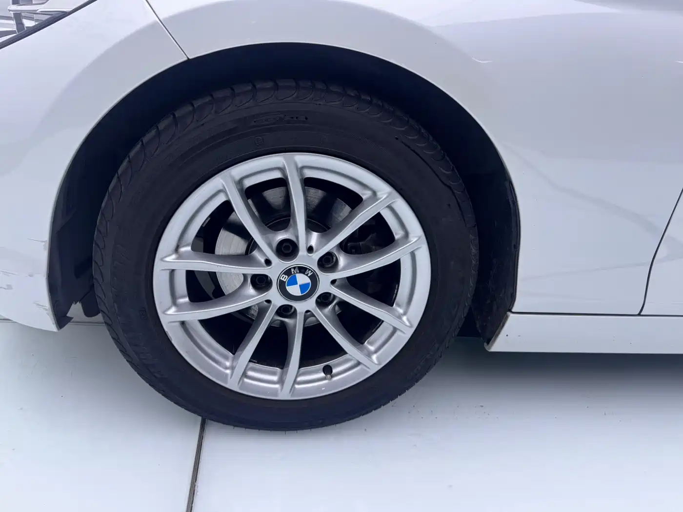 BMW 1 Series (Import) 2018 118i Leading фото 11