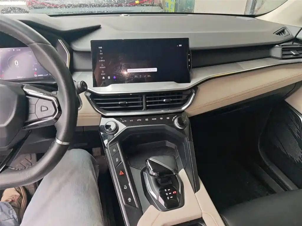 Lynk & Co 06 EM-P 2020 PHEV Plus фото 13