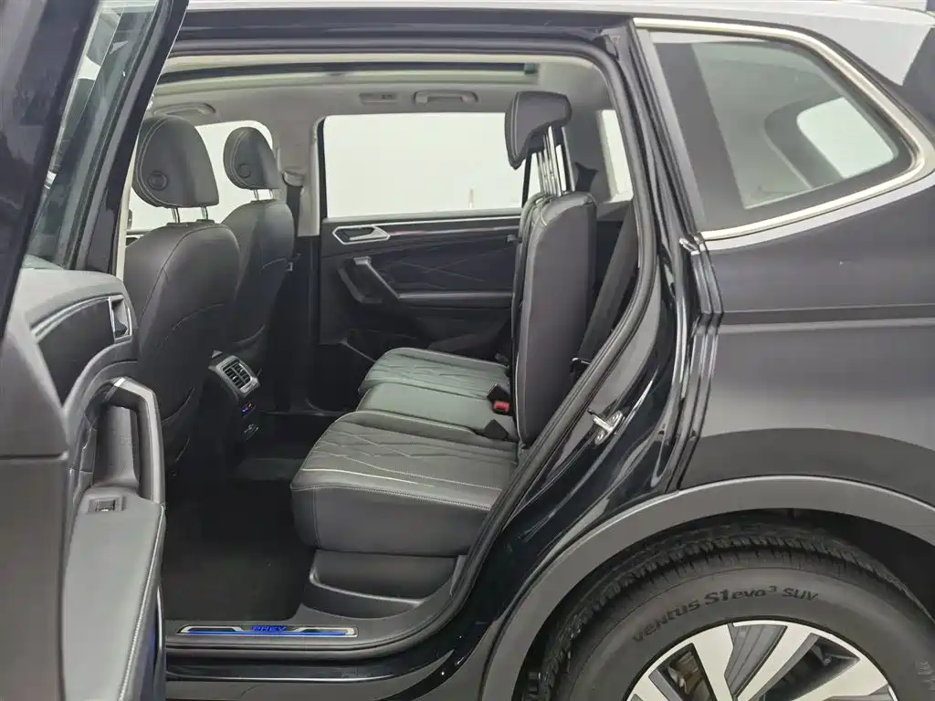 Volkswagen Tiguan L PHEV 2023 430PHEV Plug-in Hybrid Premium фото 15