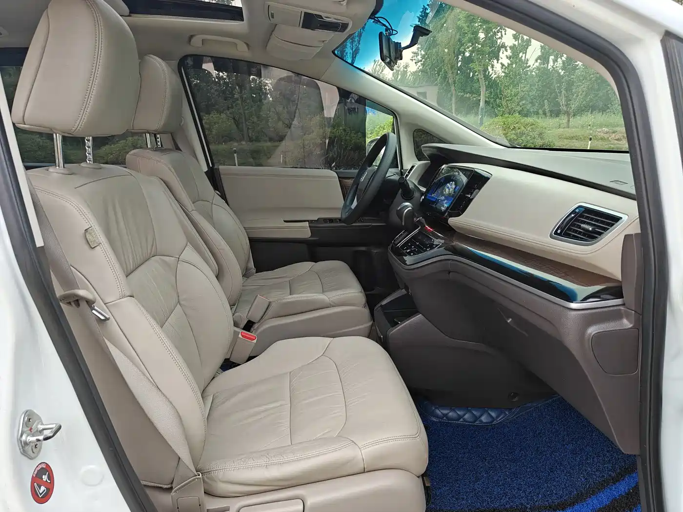 Honda Odyssey 2015 Facelift 2.4L Luxury Edition фото 16