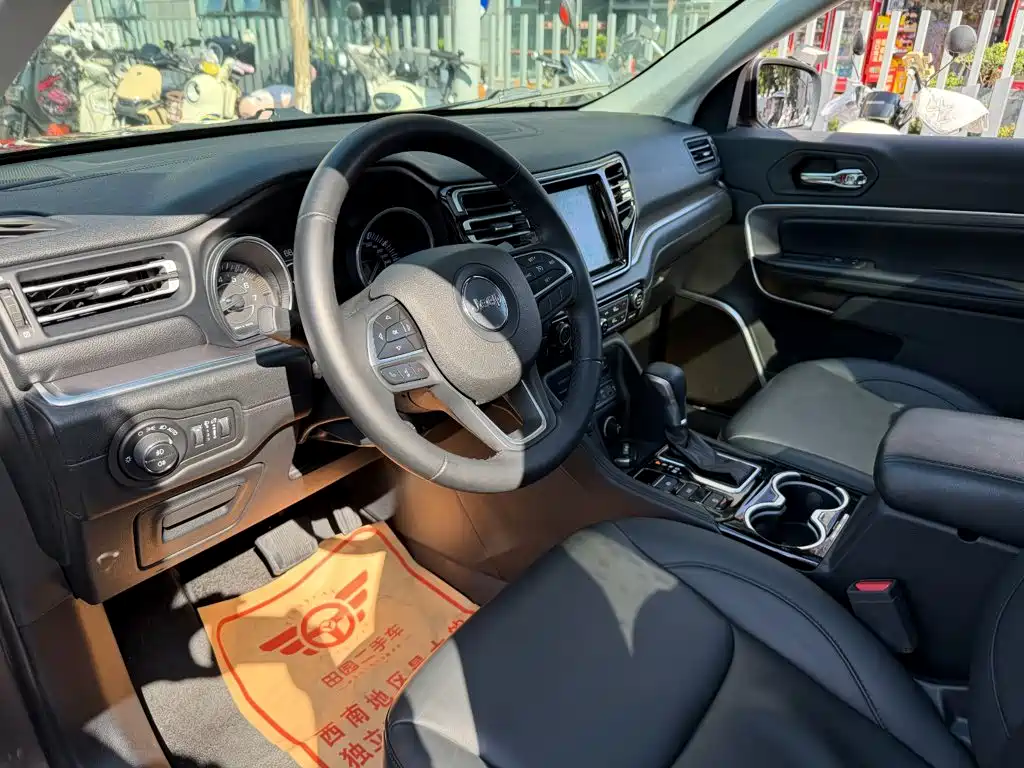 Jeep Grand Commander 2019 2018 2.0T AWD Premium Navigation Edition (China V)