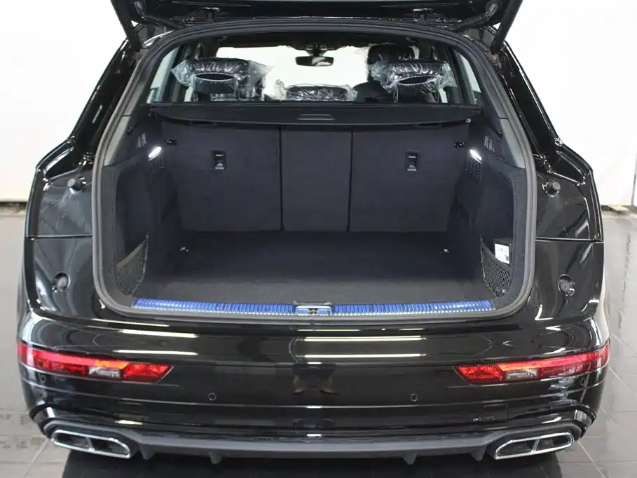 Audi Q5L 2025 Model Year Facelift 45th Anniversary Edition 45 TFSI Luxury Dynamic фото 7
