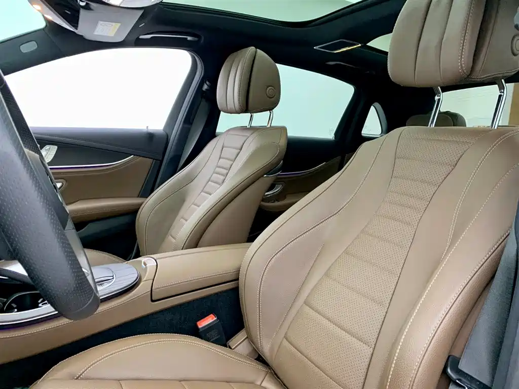 Mercedes-Benz E-Class 2023 E 300 L Sport Fashion фото 12