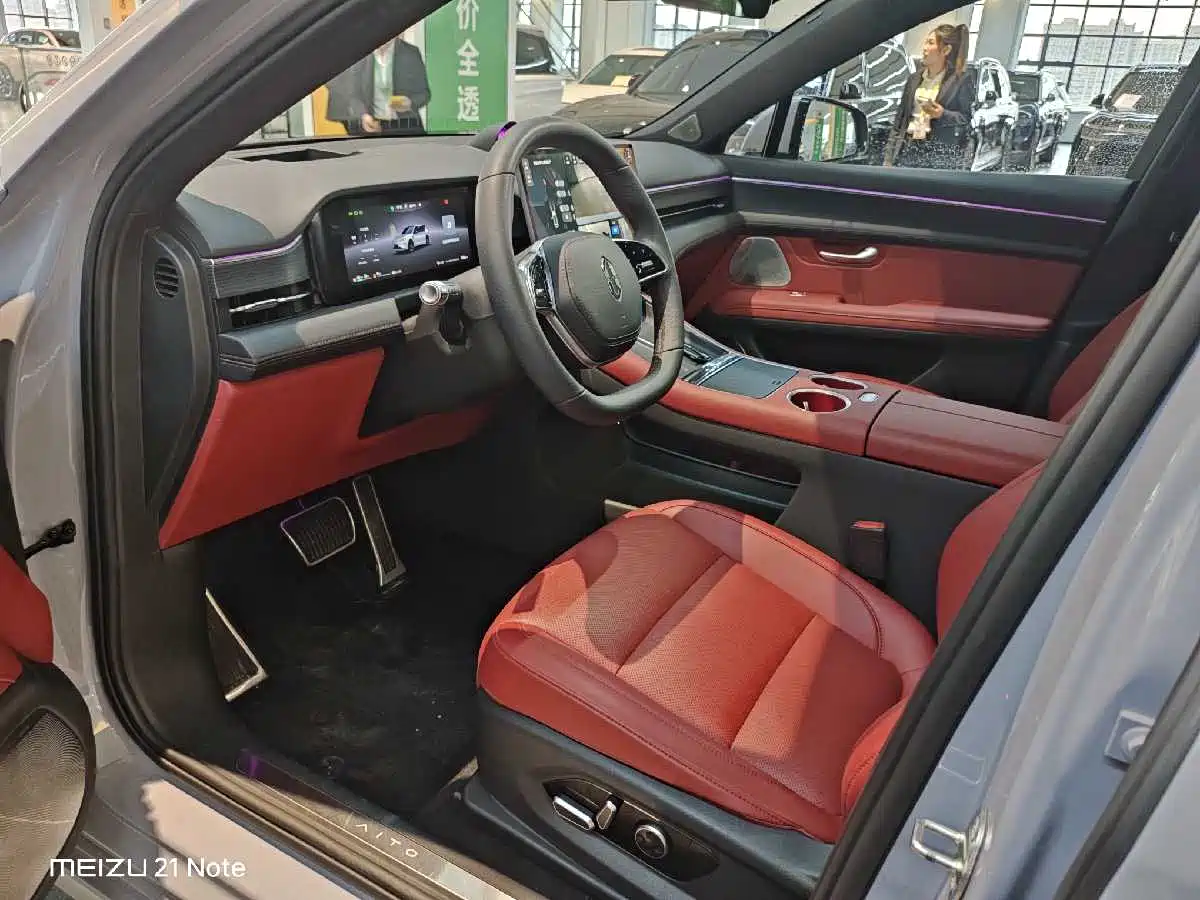 AITO Wenjie AITO M5 2025 Extended Range Ultra AWD фото 10