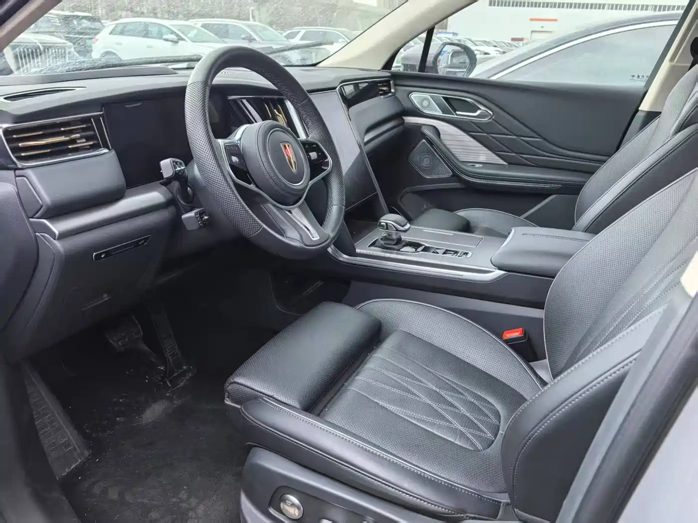Hongqi HS7 PHEV 2024 2.0T PHEV AWD Flagship 6-Seater фото 3