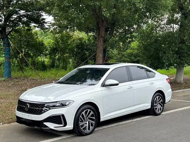 Volkswagen Lavida 2024 Model 1.5L Automatic Starlight 5 Million Edition — фото 1