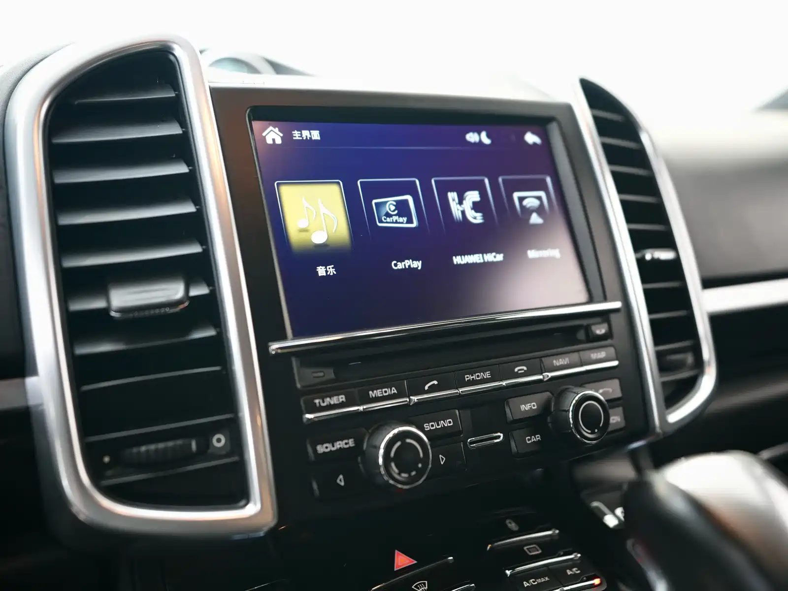 Photo 16 - Porsche Cayenne