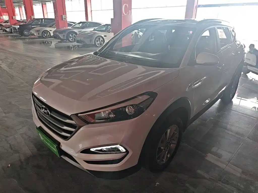 Hyundai Tucson 2015 1.6T Dual Clutch 2WD Smart фото 2