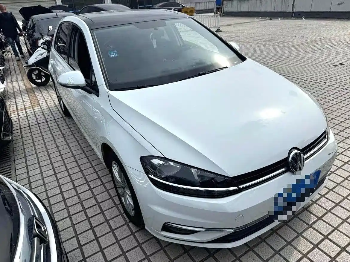 Volkswagen Golf 2018 1.6L Automatic Comfort фото 2