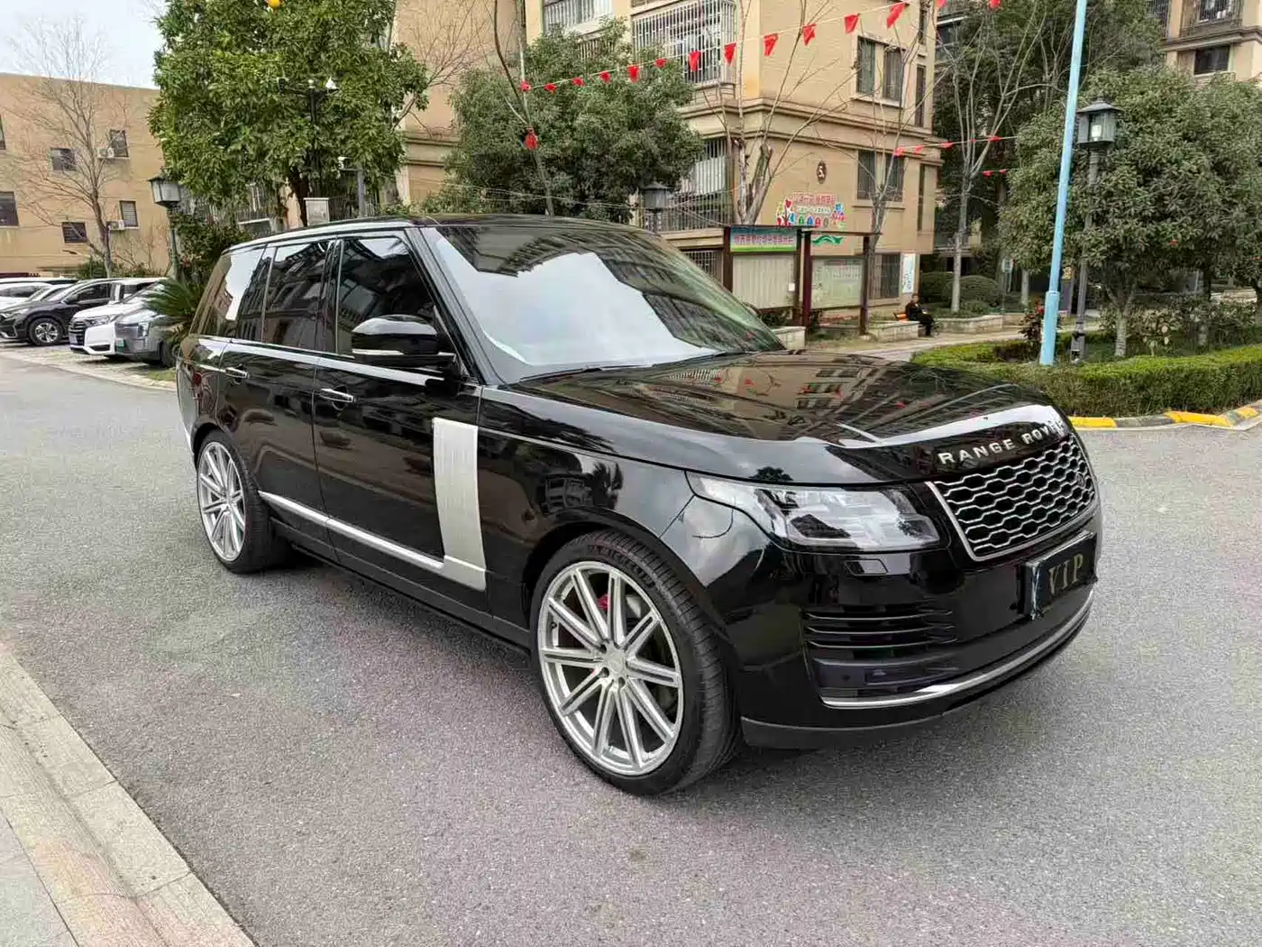 Land Rover Range Rover 2021 3.0 L6 Heritage Edition фото 3