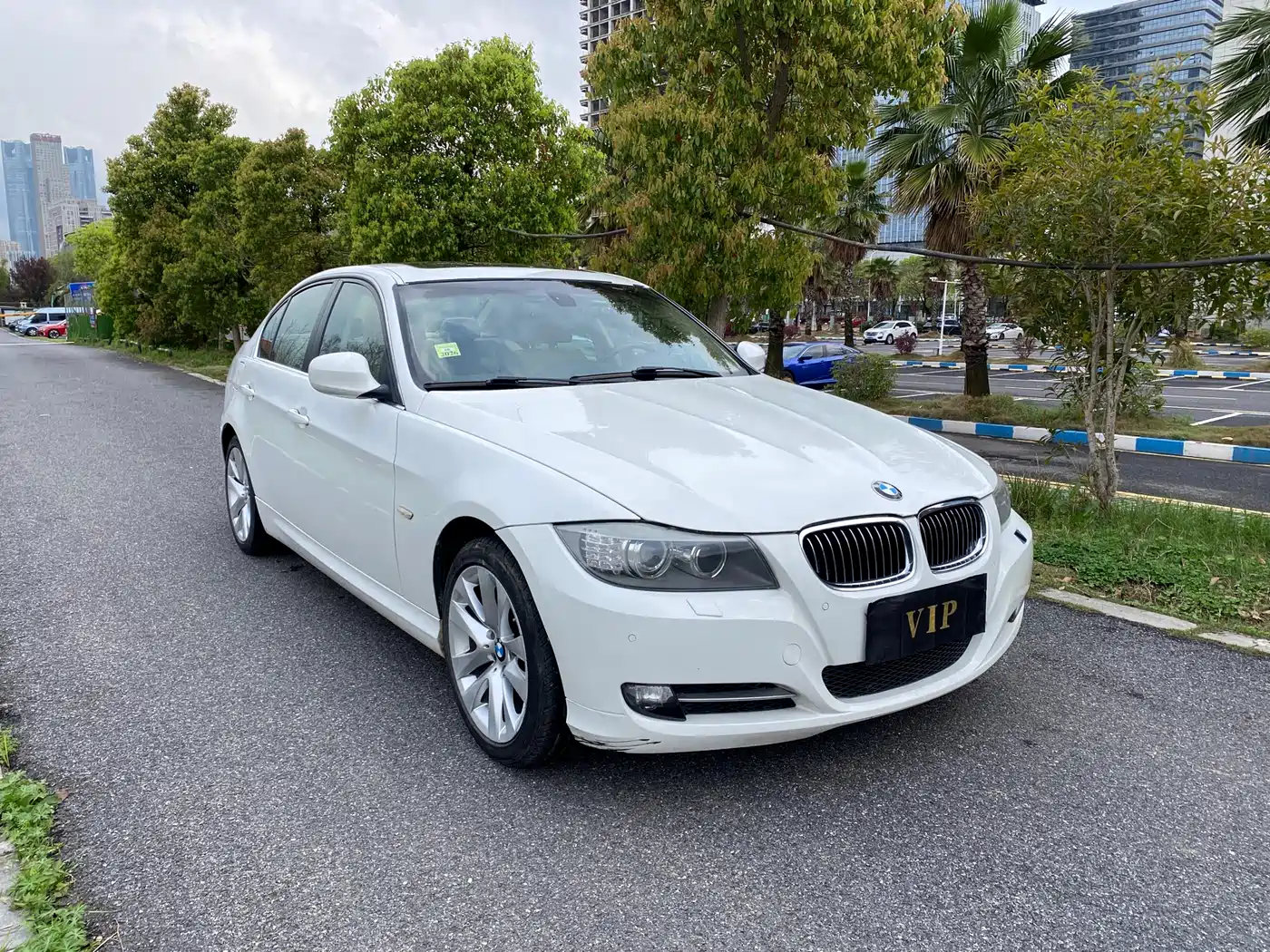 BMW 3 Series 2011 320i Luxury фото 3