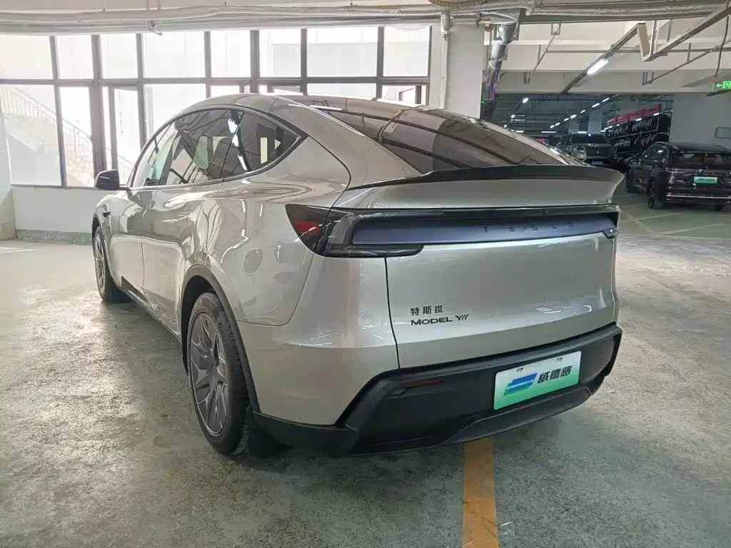 Tesla Model Y L 2025 2025 Facelift Long Range AWD