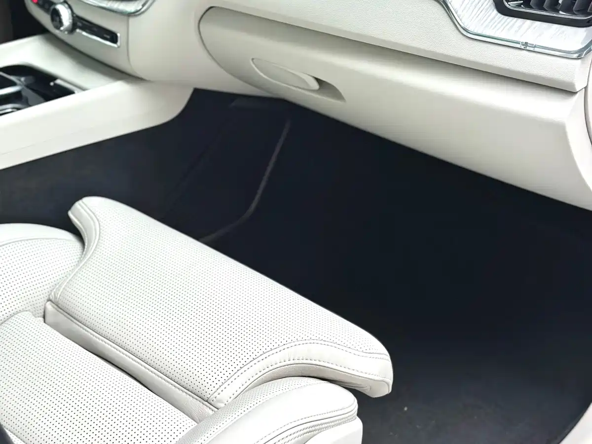 Volvo XC60 Plug-in Hybrid 2019 T8 Twin Engine Excellence Luxury (China VI) фото 23