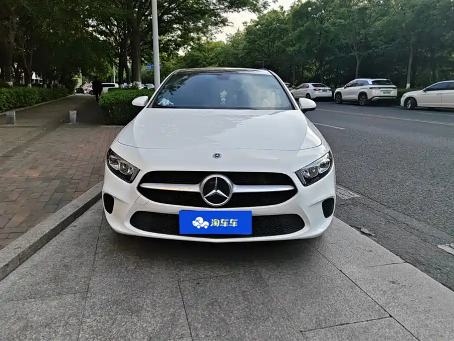 Mercedes-Benz A-Class (Import) 2022 A 200 Dynamic фото 2