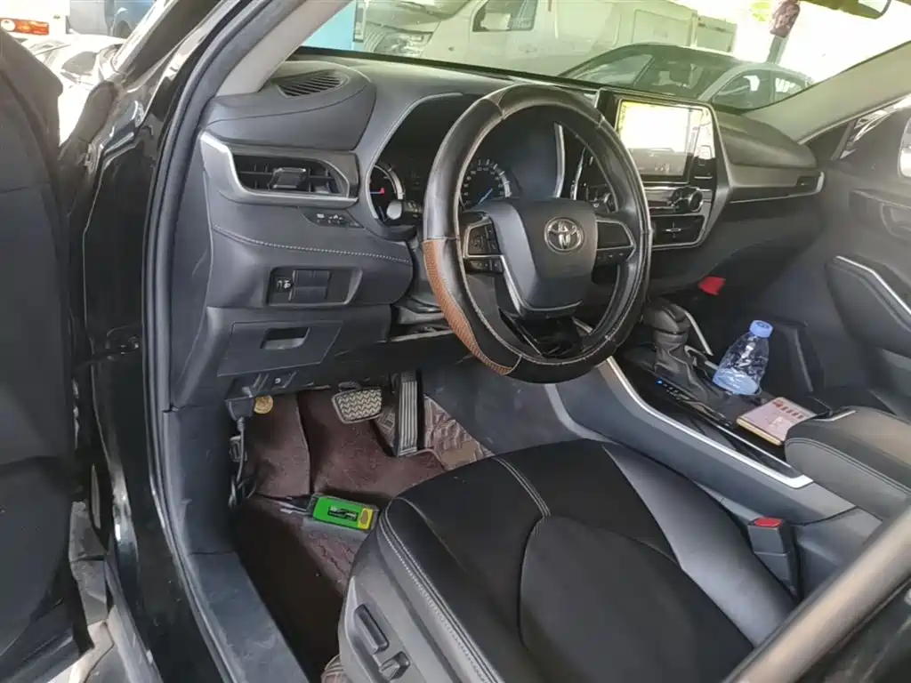 Toyota Highlander 2022 Dual Engine 2.5L AWD Elite 7-Seater фото 10