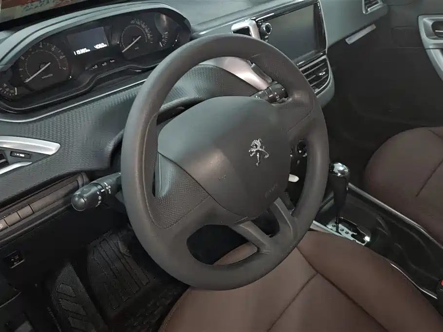 Peugeot 2008 2015 Cool Edition 1.6L Auto Jade фото 15