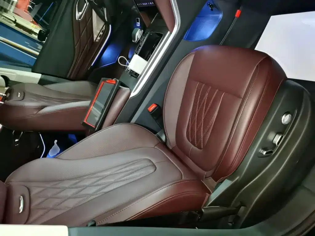 Hongqi HS7 PHEV 2025 2024 2.0T PHEV 4WD Flagship Edition 6-seater