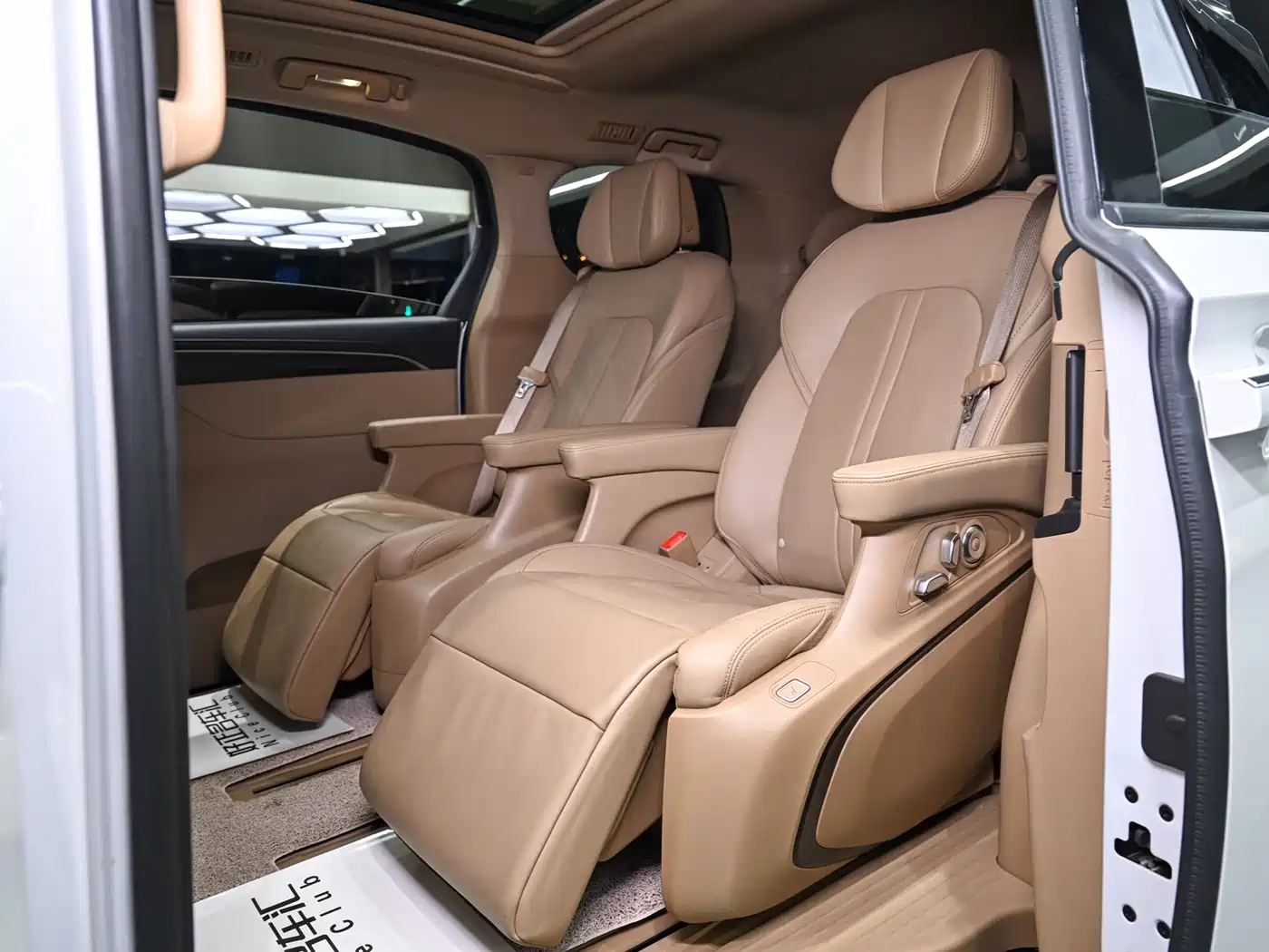 Buick GL8 2020 ES Landglory 653T Flagship фото 17