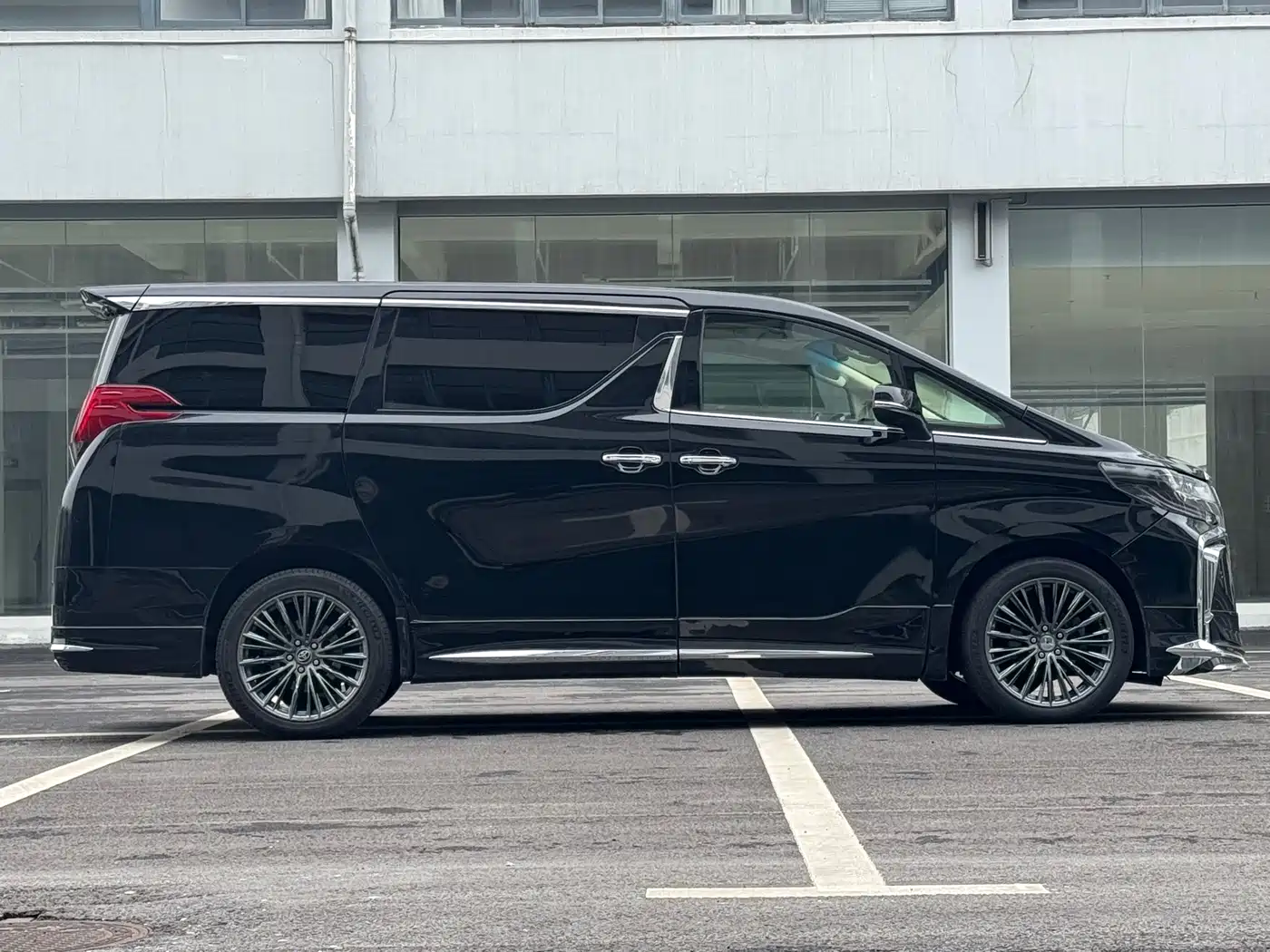 Toyota Alphard 2015 3.5L Premium Edition фото 7