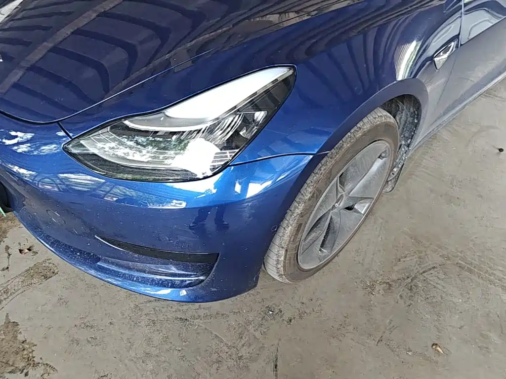 Фото 24 - Tesla Model 3