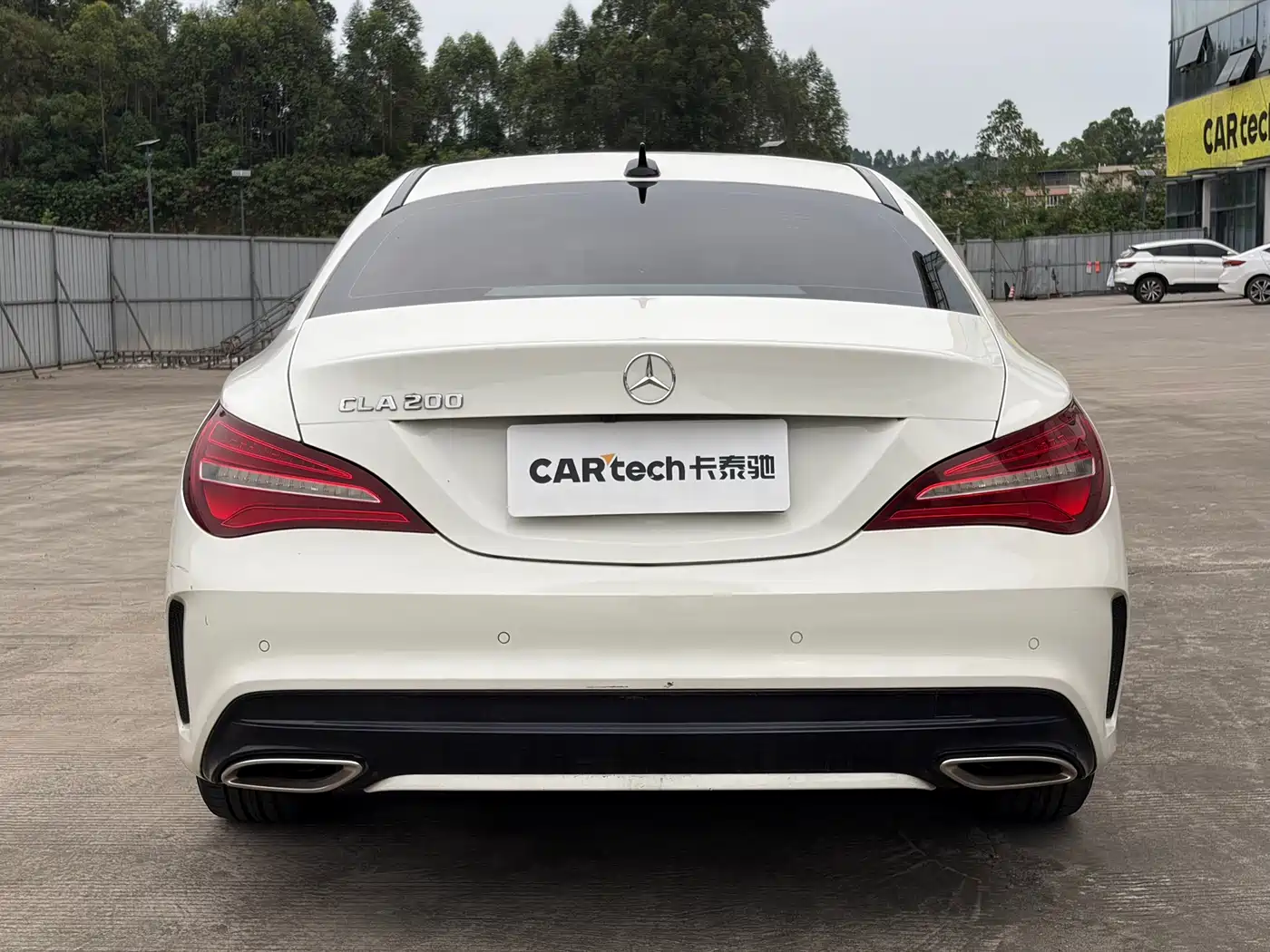 Mercedes-Benz CLA (Import) 2016 CLA 200 Fashion фото 3
