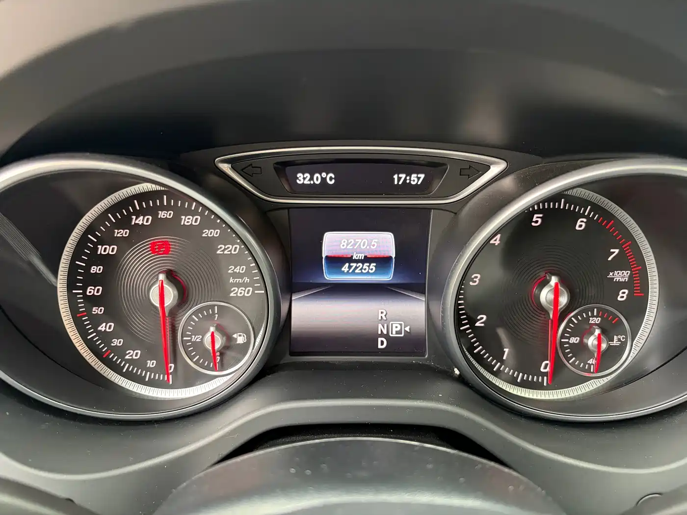 Mercedes-Benz CLA (Import) 2016 CLA 200 Fashion фото 6