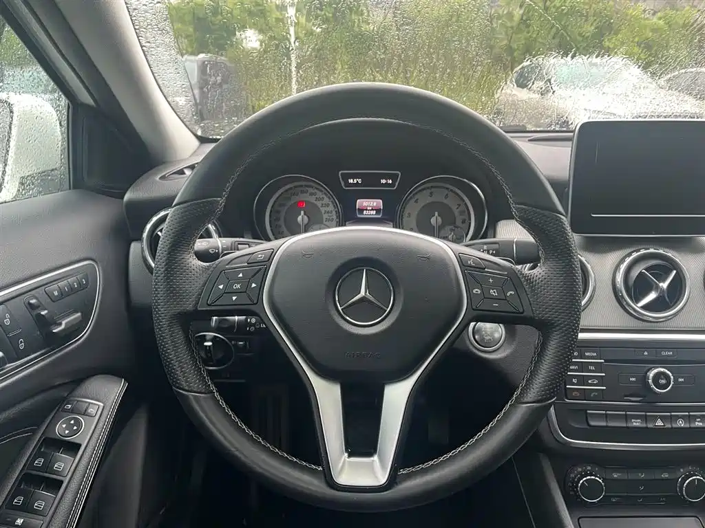 Mercedes-Benz GLA 2016 GLA 200 Dynamic фото 15