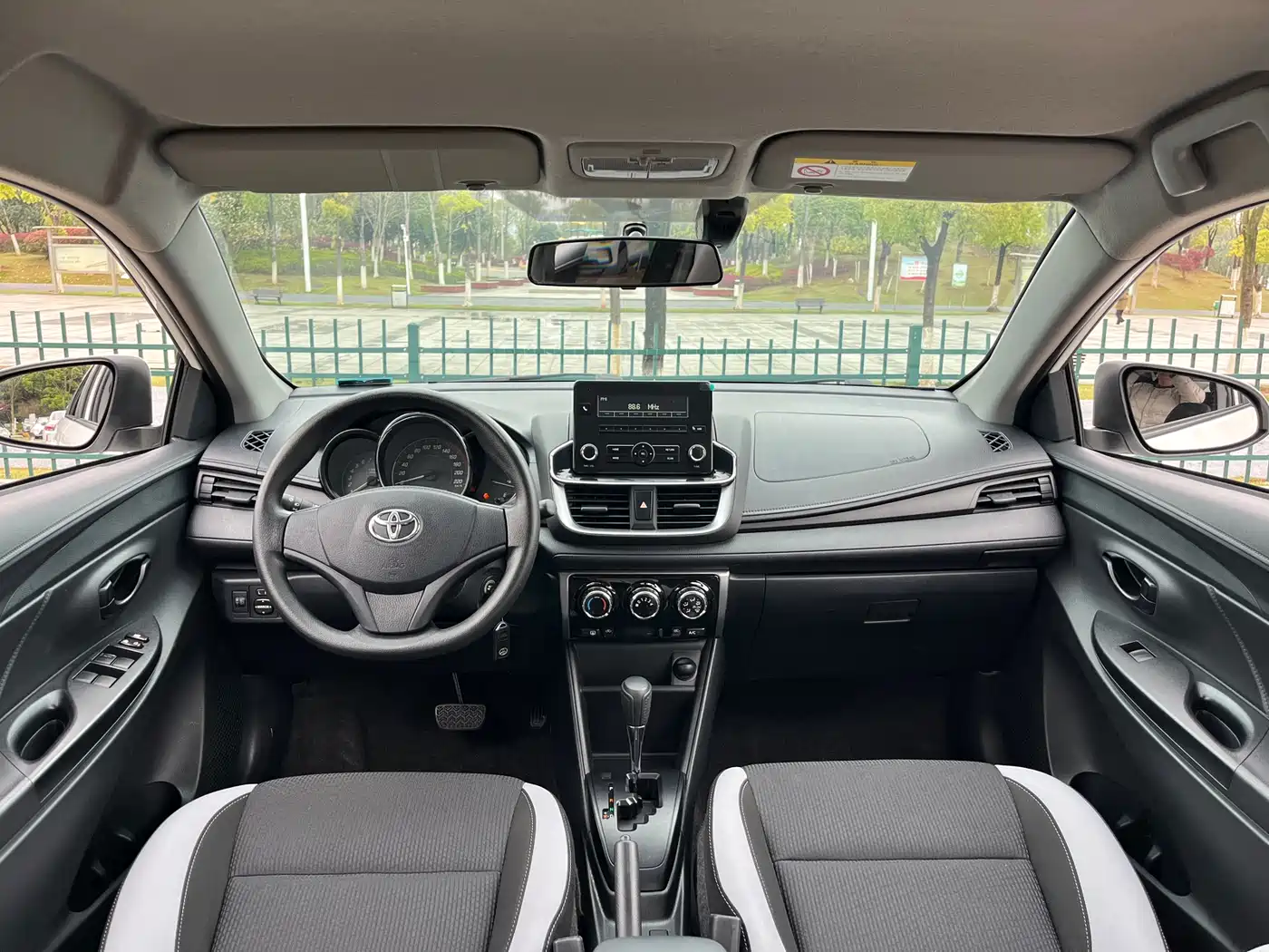 Toyota YARiS L Zhi Xuan 2021 1.5L CVT Leading Edition фото 10