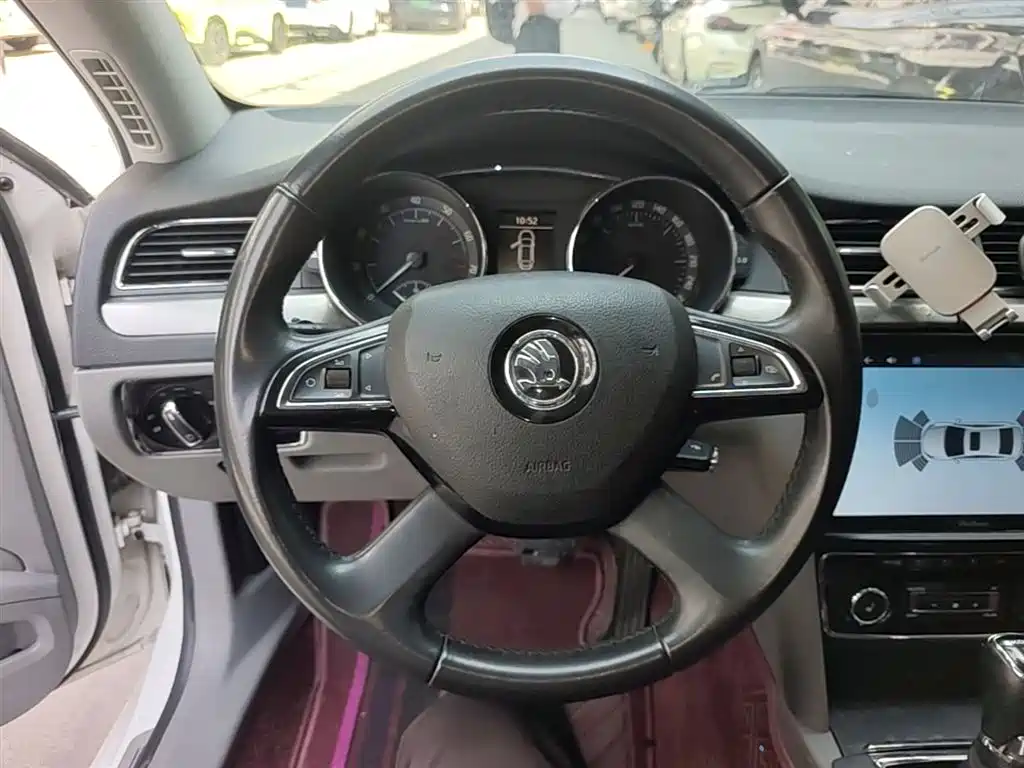 Škoda Superb 2013 1.8TSI Automatic Elegance Edition фото 11