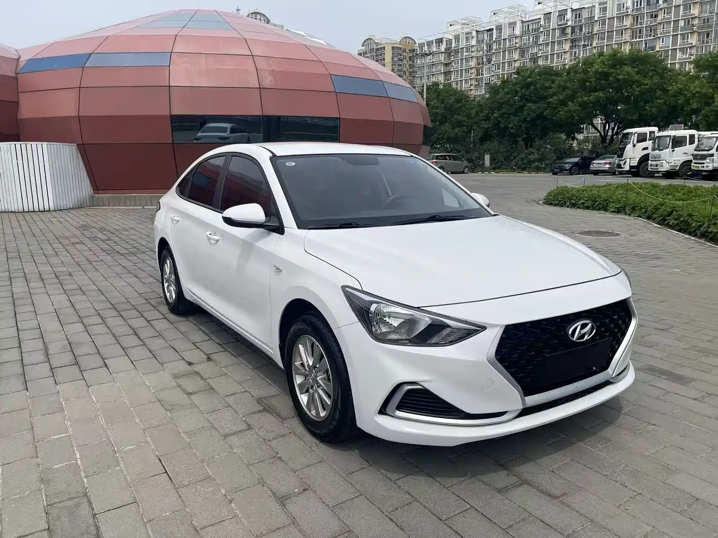 Hyundai Elantra 2020 1.6L Auto GL Pleasing Edition фото 3