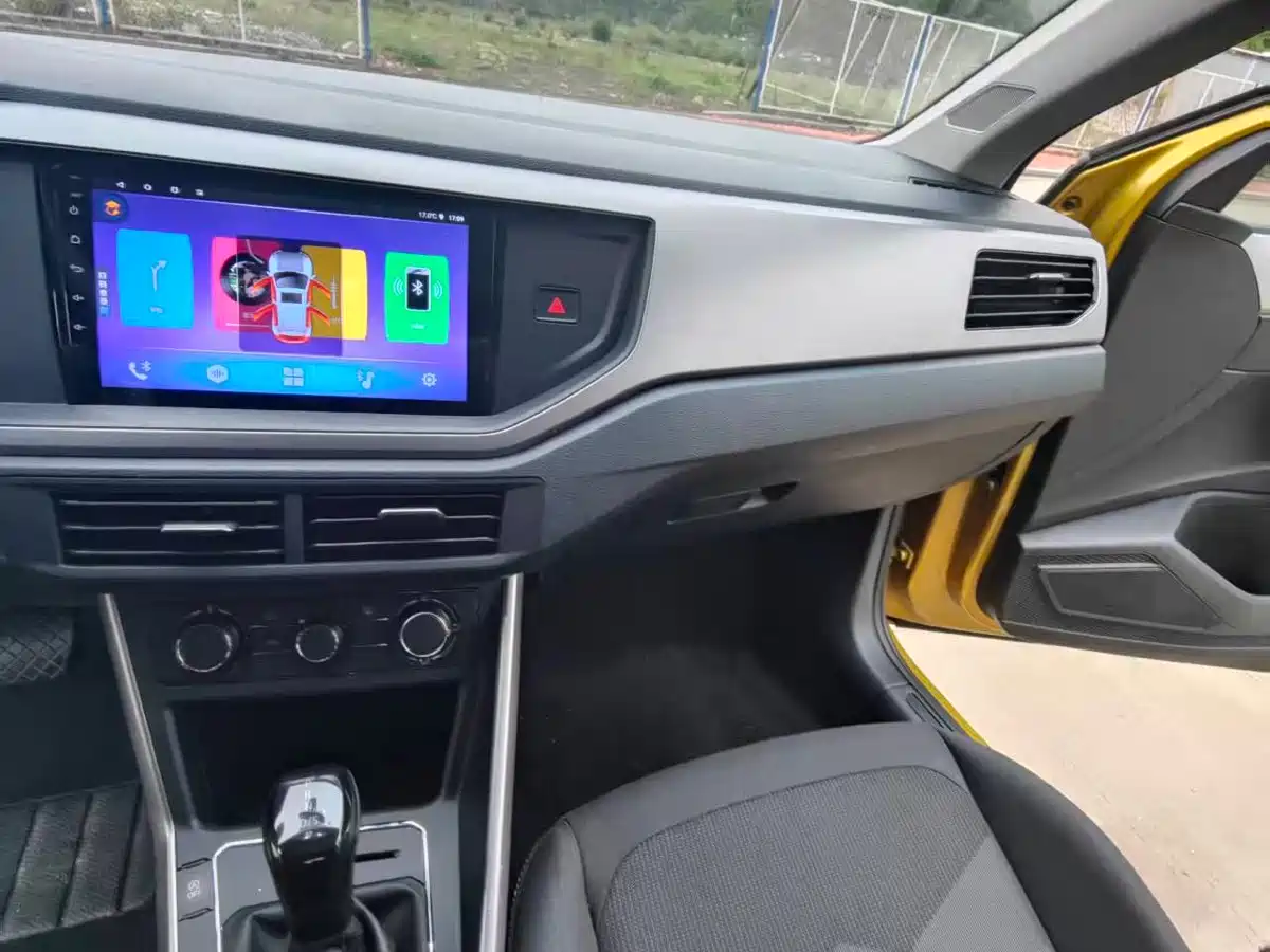 Volkswagen Polo 2019 Plus 1.5L Automatic Panorama Enjoyment Edition фото 16