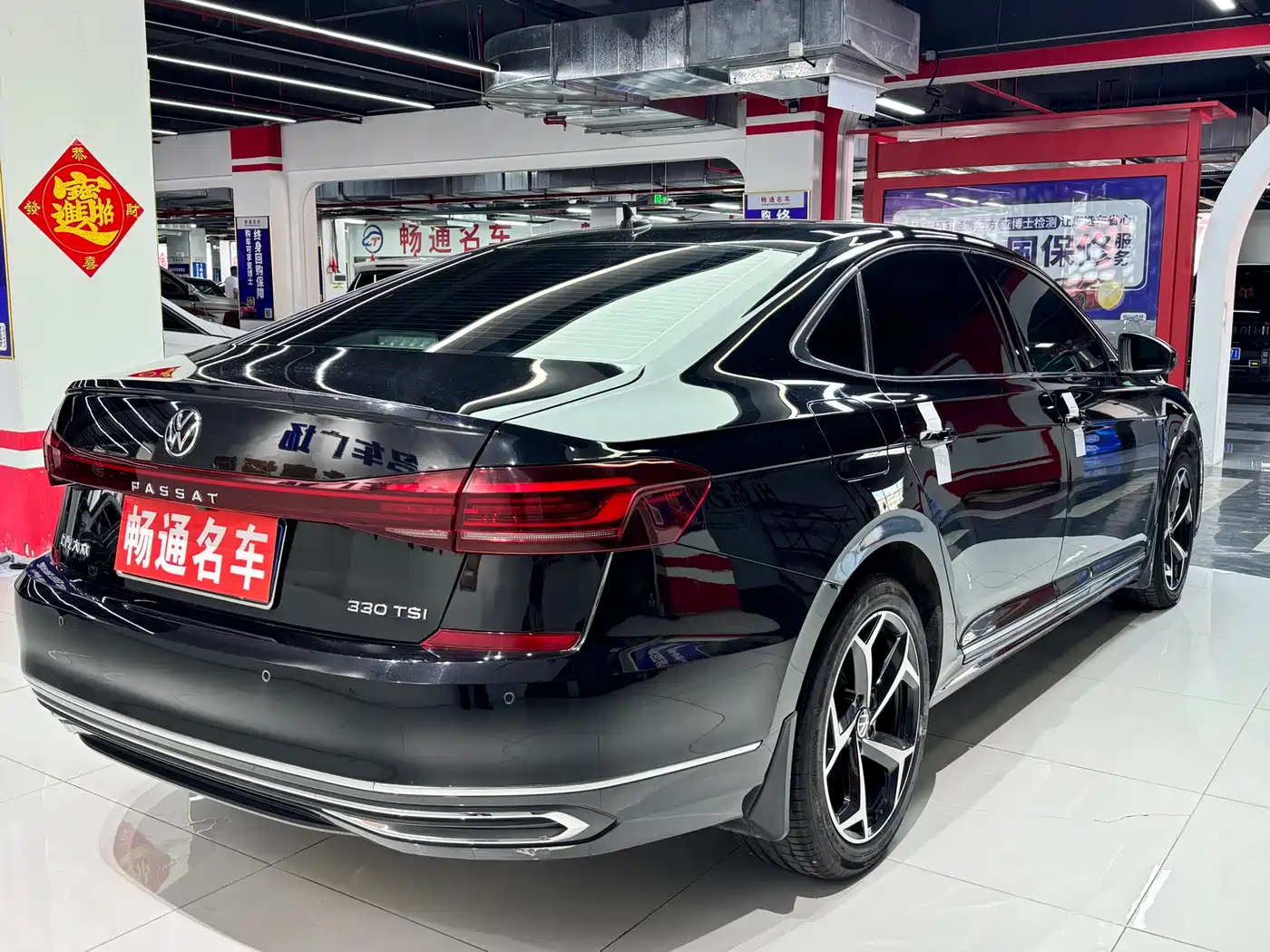Volkswagen Passat 2023 330TSI Starlight Elite Edition фото 9