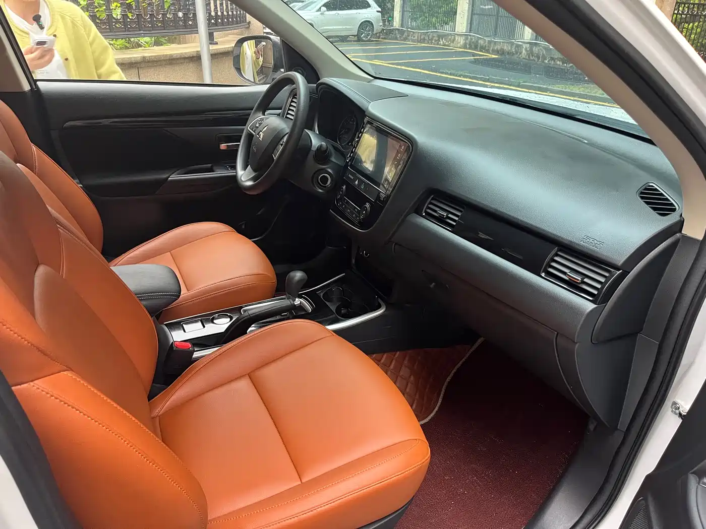 MITSUBISHI OUTLANDER