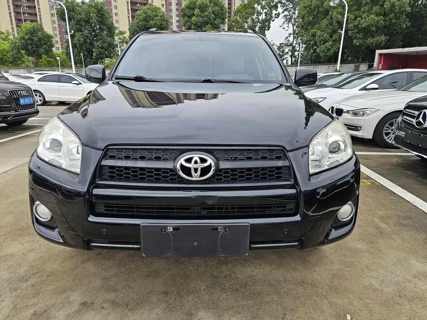 Photo 2 - Toyota RAV4 Rongfang