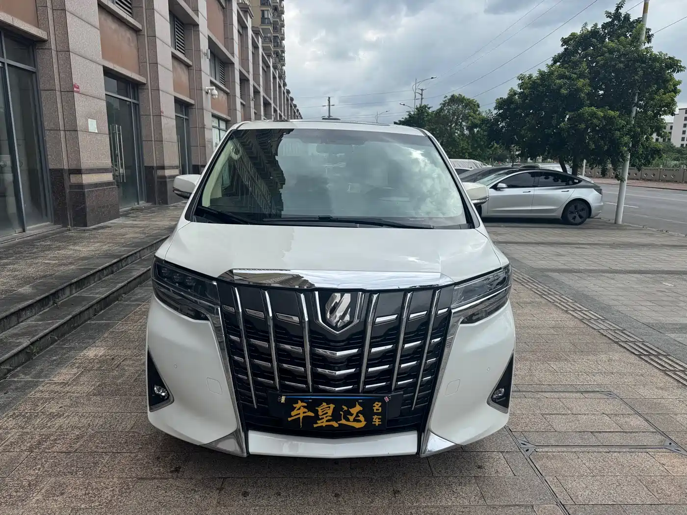 Toyota Alphard 2018 Facelift 3.5L Premium Edition фото 2