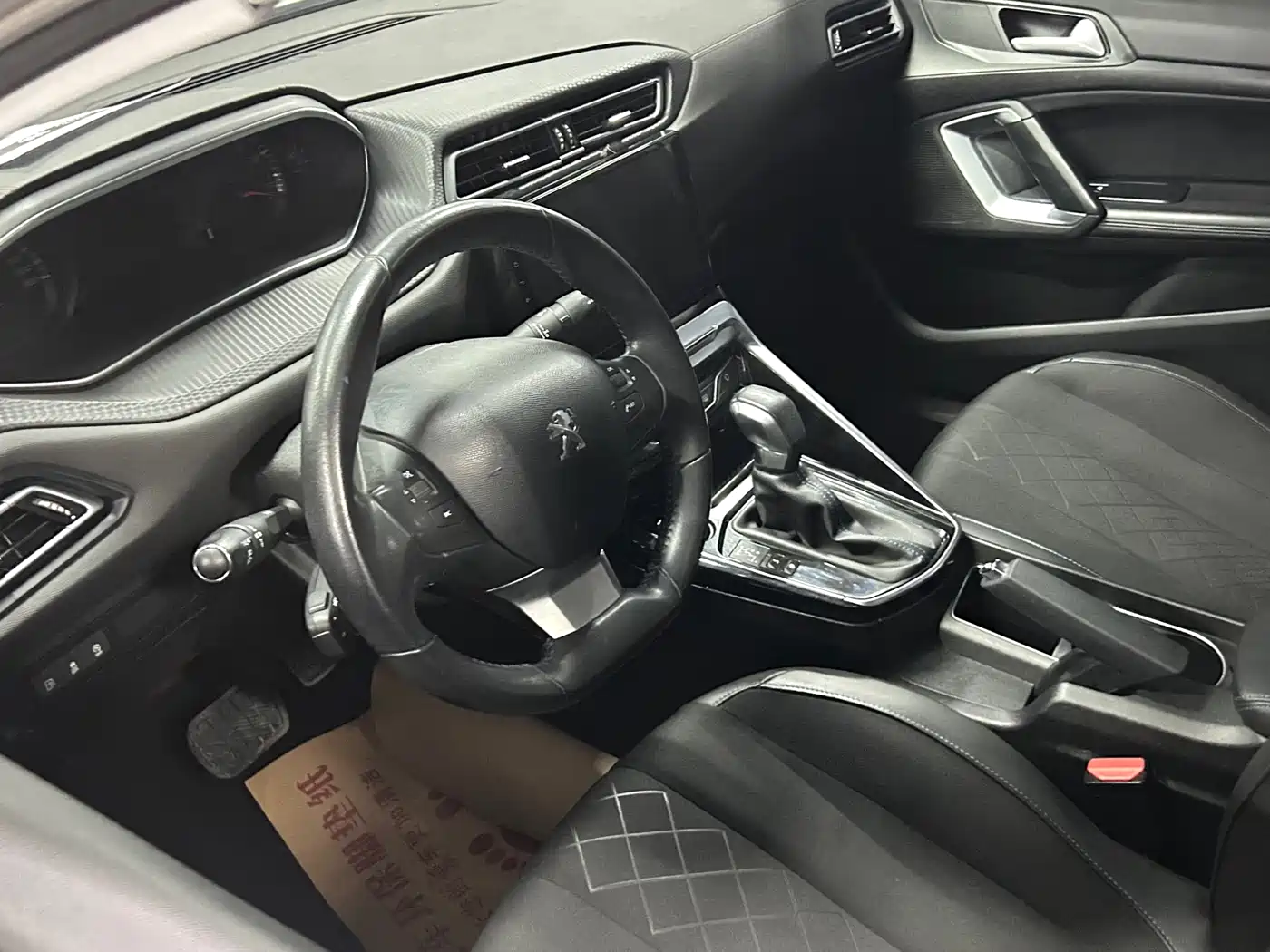 Peugeot 308 2016 1.6L Automatic Luxury фото 4