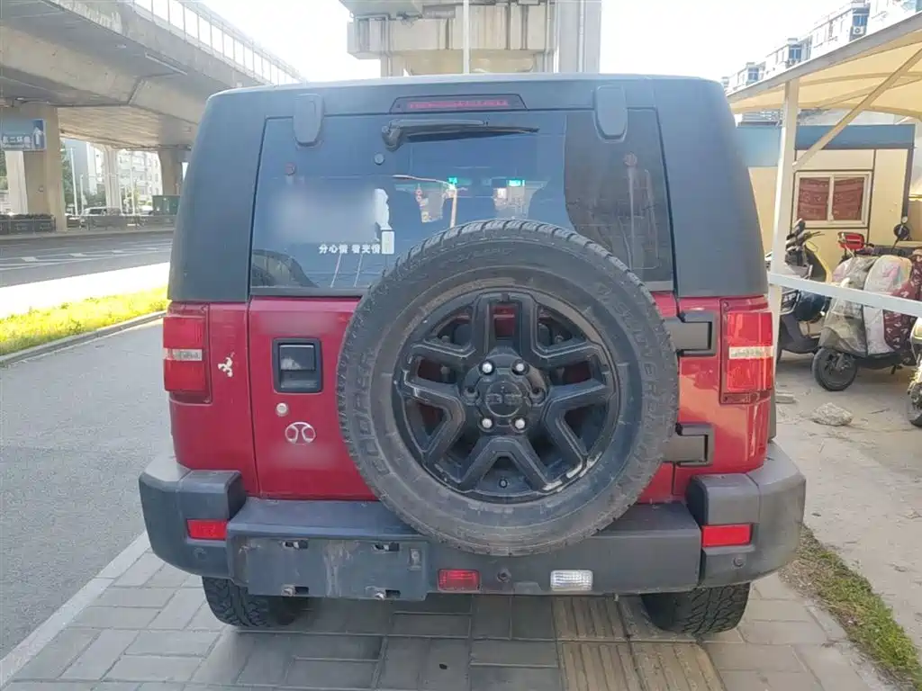 BAIC ORV Beijing Offroad BJ40 2017 40L 2.3T Automatic 4WD China Rally Champion Edition фото 4