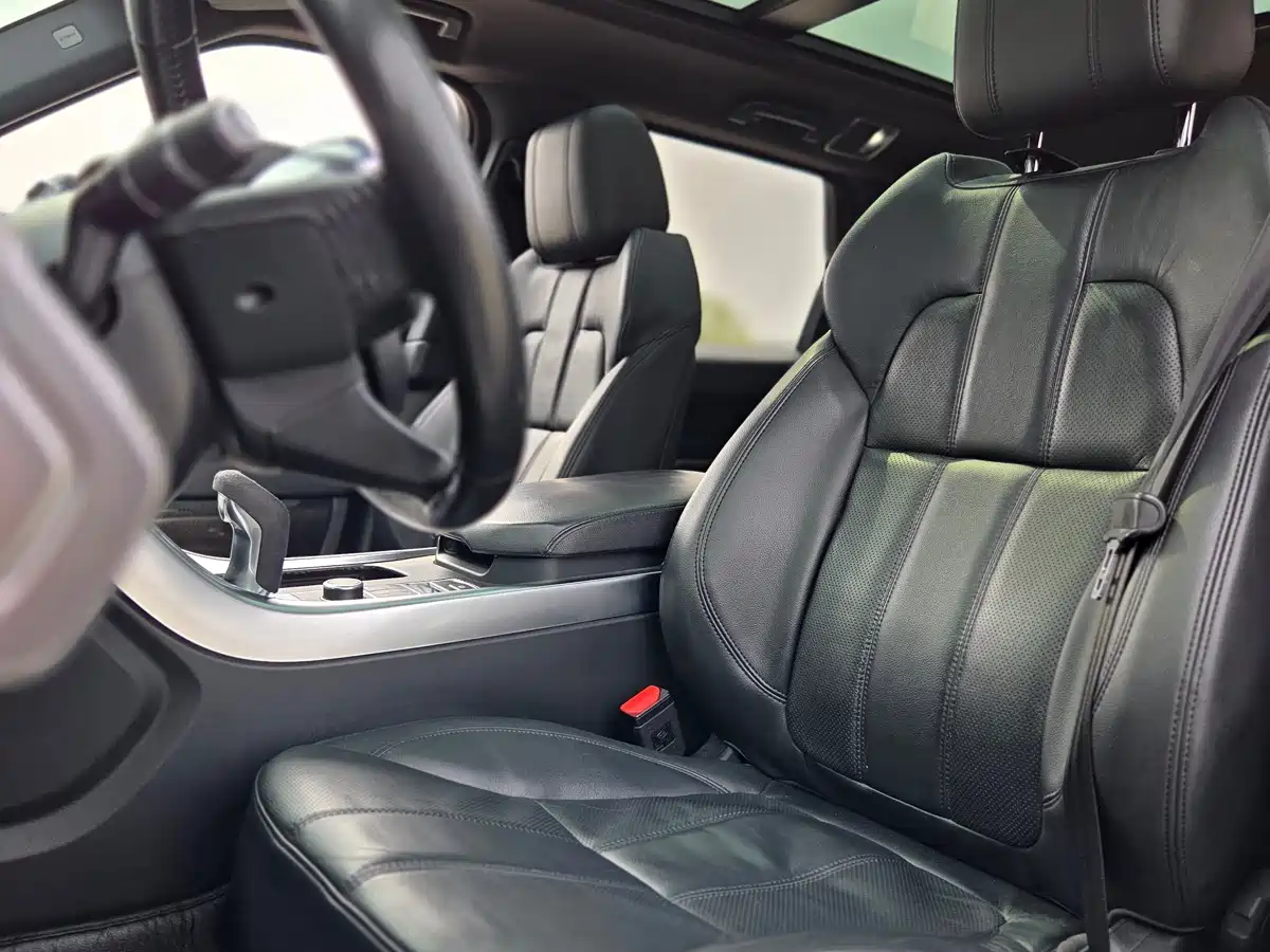 Land Rover Range Rover Sport фото 17