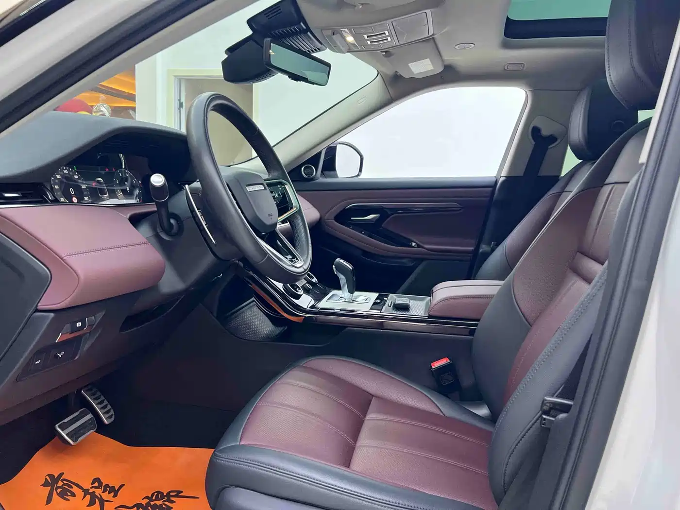 Land Rover Range Rover Evoque 2023 Range Rover Evoque L 249PS Luxury Edition фото 6