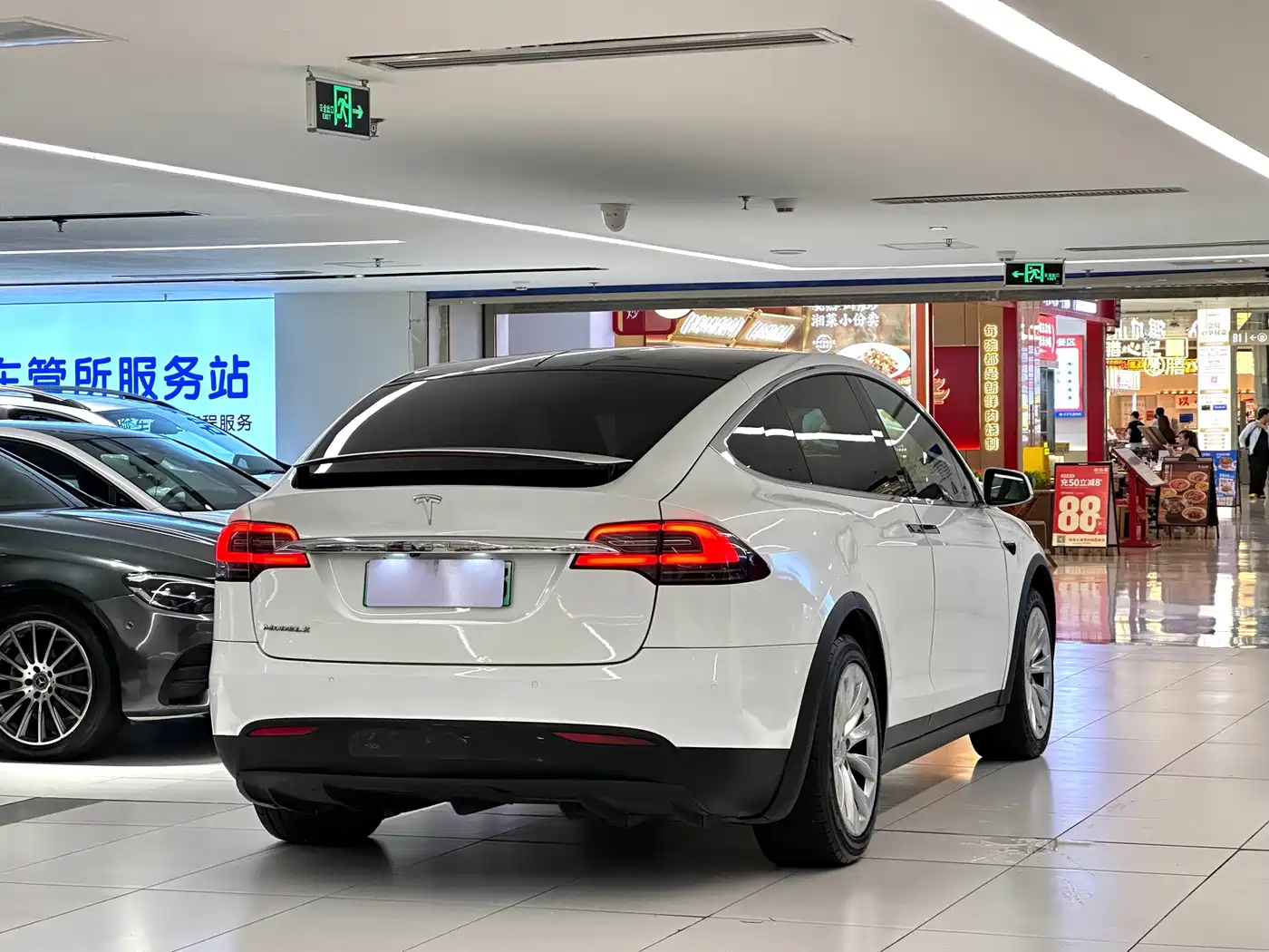 Фото 8 - Tesla Model X