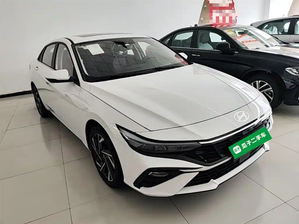 Hyundai Elantra 2023 1.5L CVT GLX Elite Edition фото 4