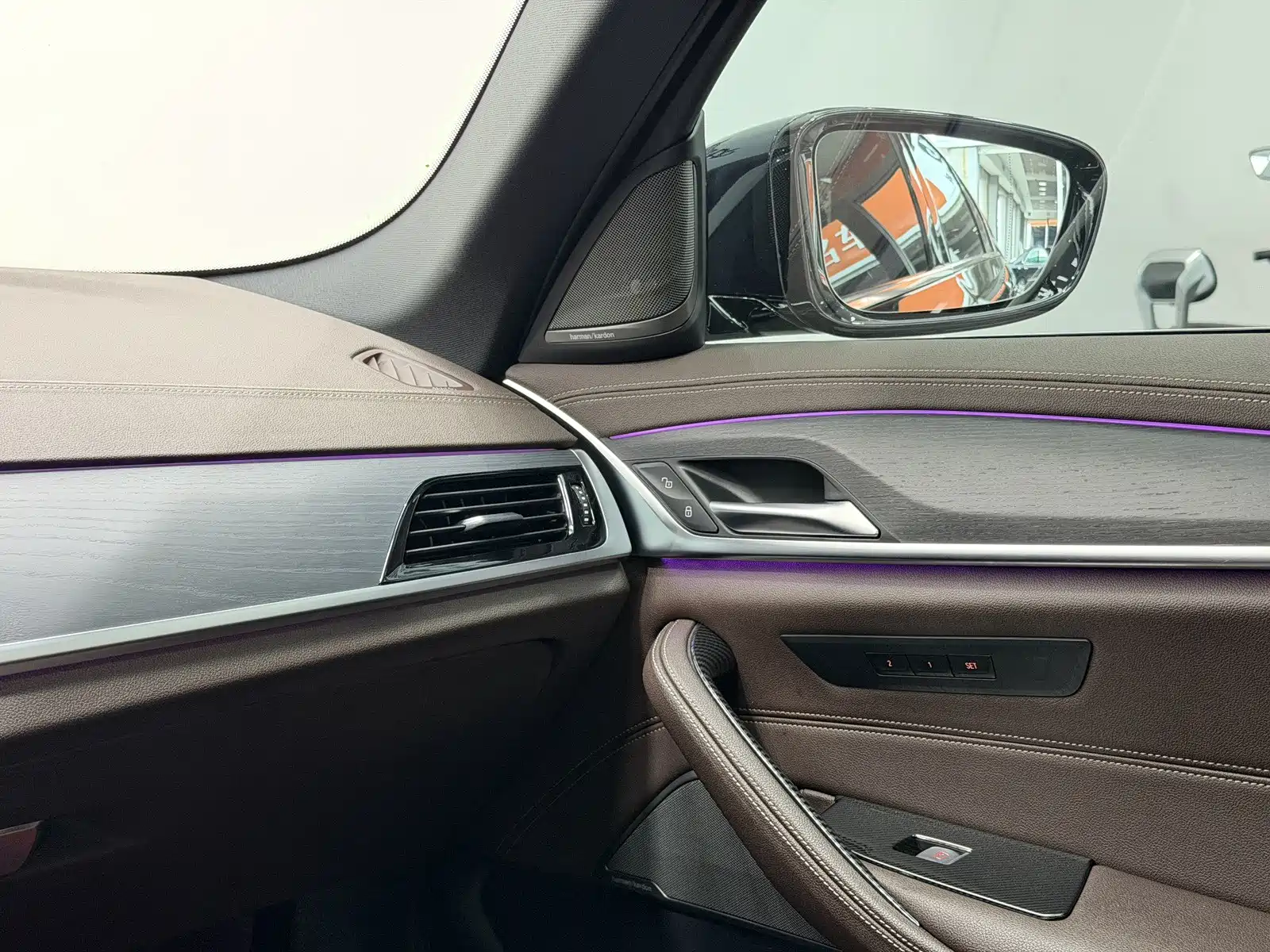 صورة 12 - BMW 5 Series