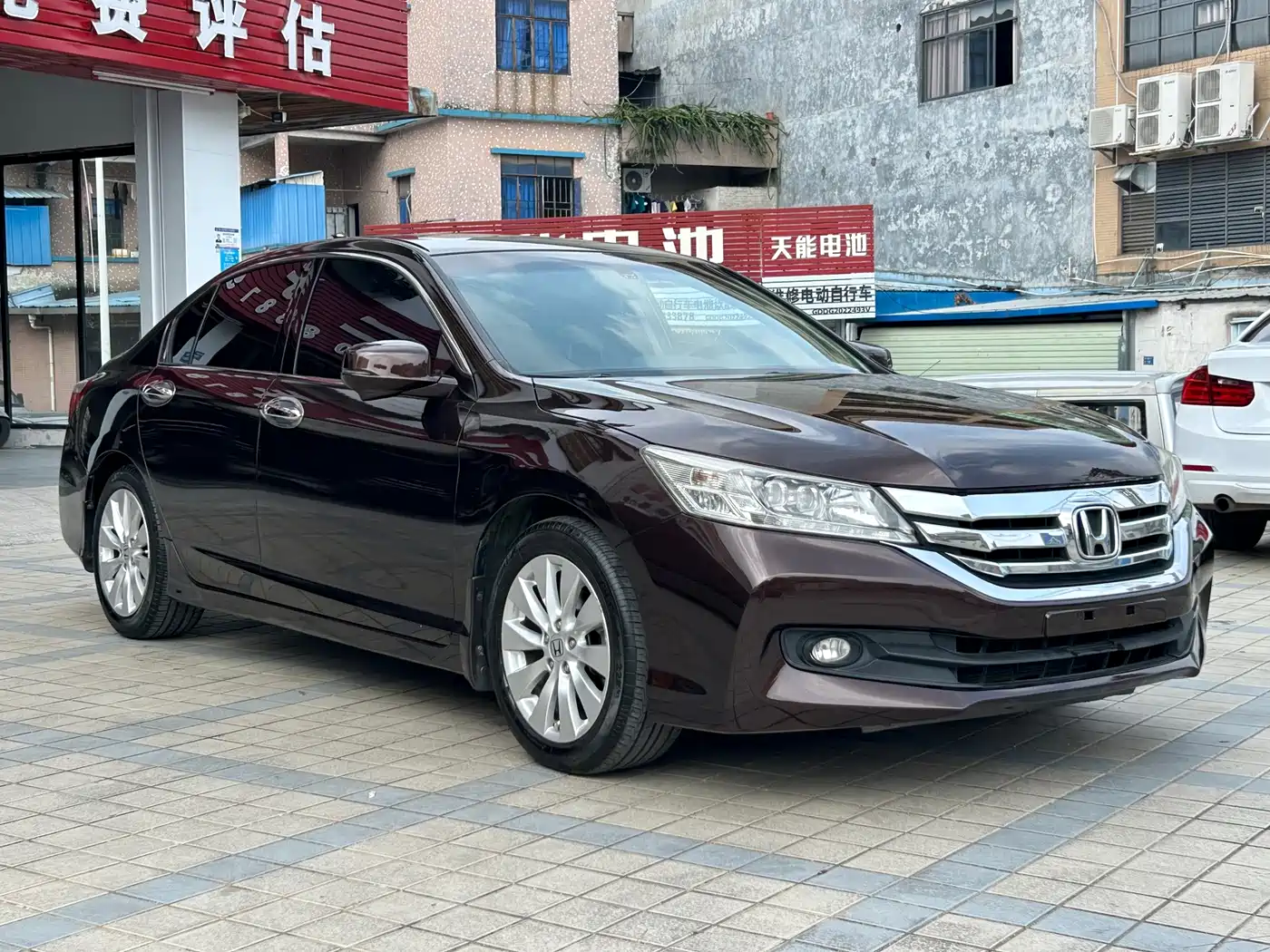 Фото 1 - Honda Accord