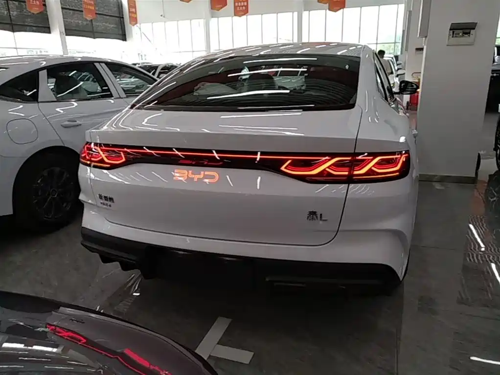 BYD Qin L 2026 DM-i 128KM Progressive фото 6