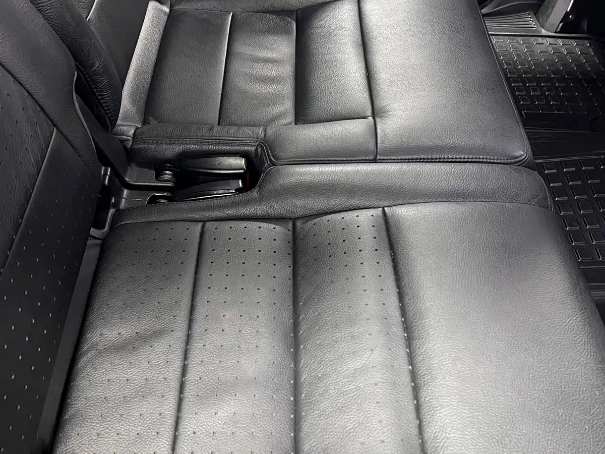 Land Rover Discovery 2005 Model 4.4 V8 HSE фото 12