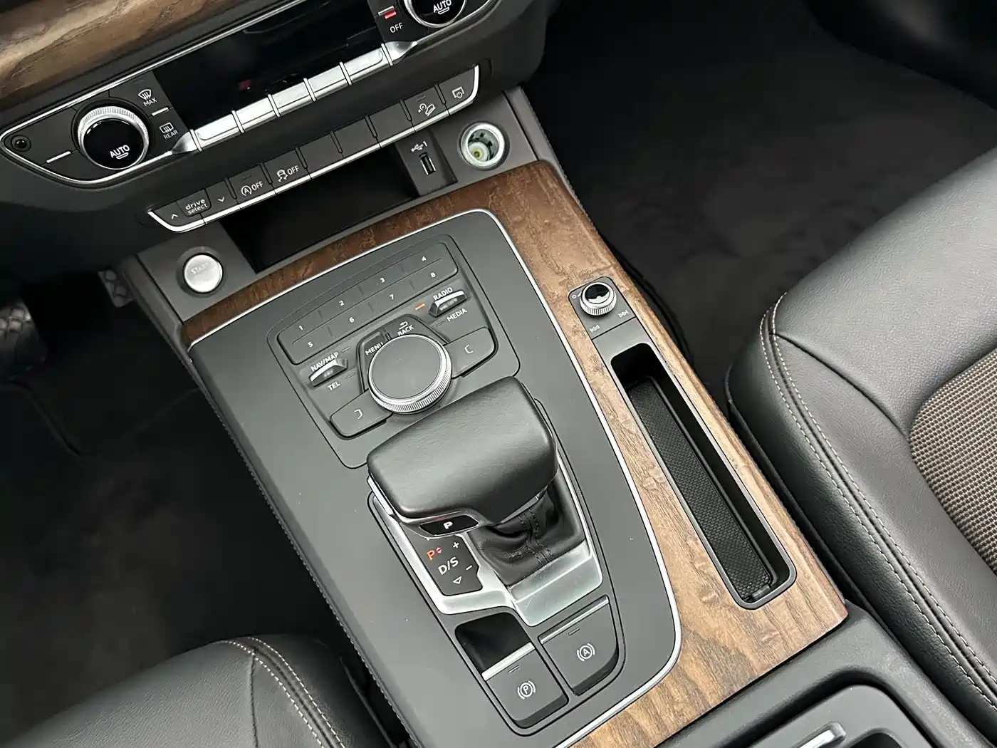 Audi Q5L 2020 Facelift 40 TFSI Honor Progressive фото 20