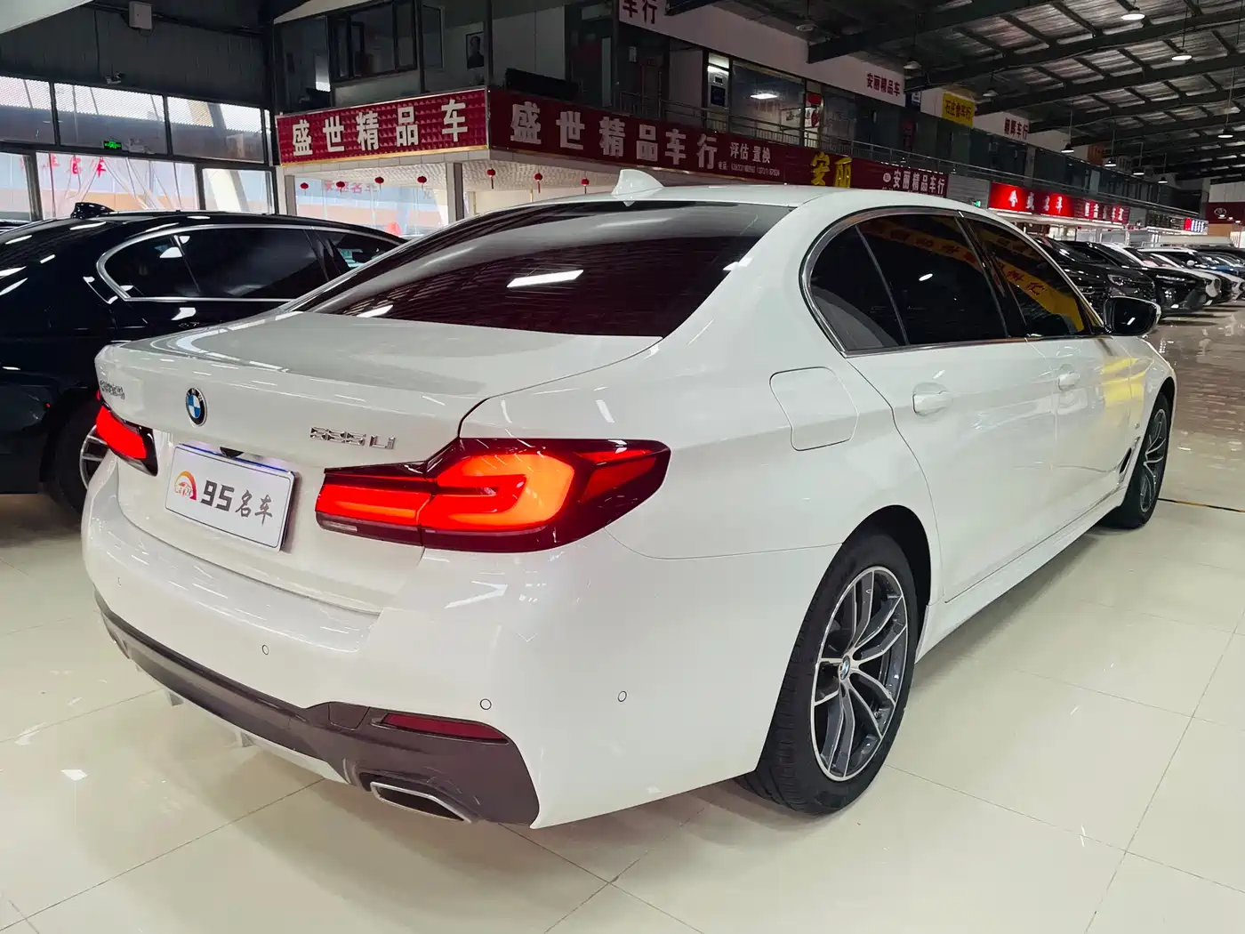 BMW 5 Series 2022 525Li M Sport Package фото 4