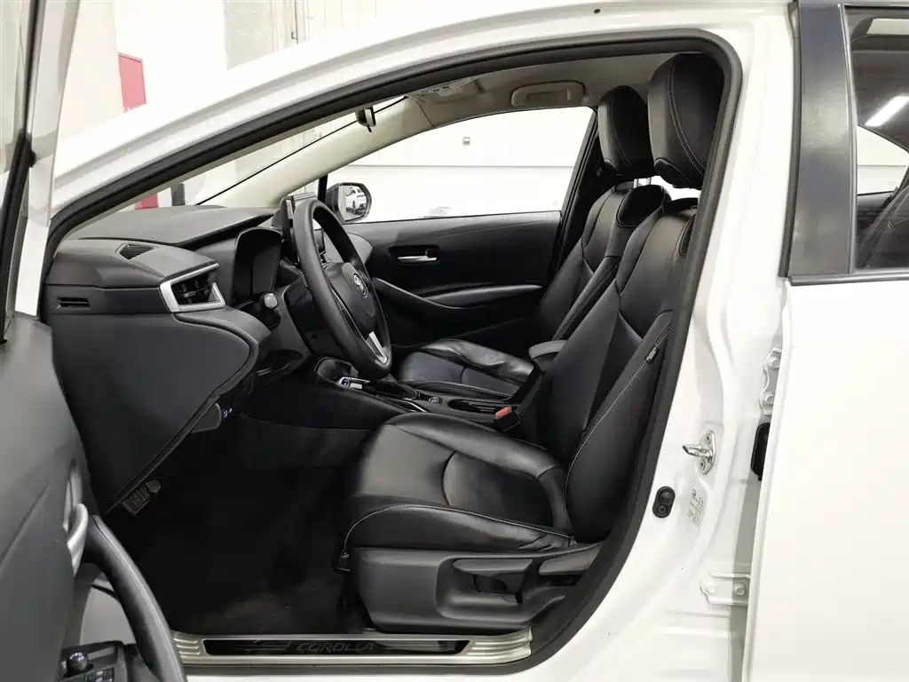 Toyota Corolla 2019 1.2T S-CVT GL Pioneer Edition фото 10