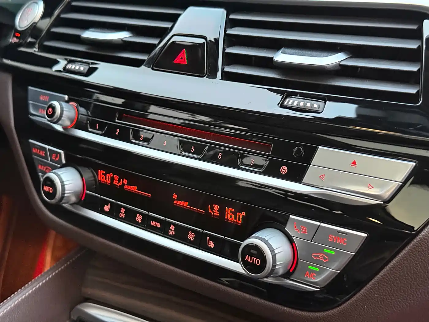BMW 5 Series 2019 530Li Leading Luxury Package фото 9